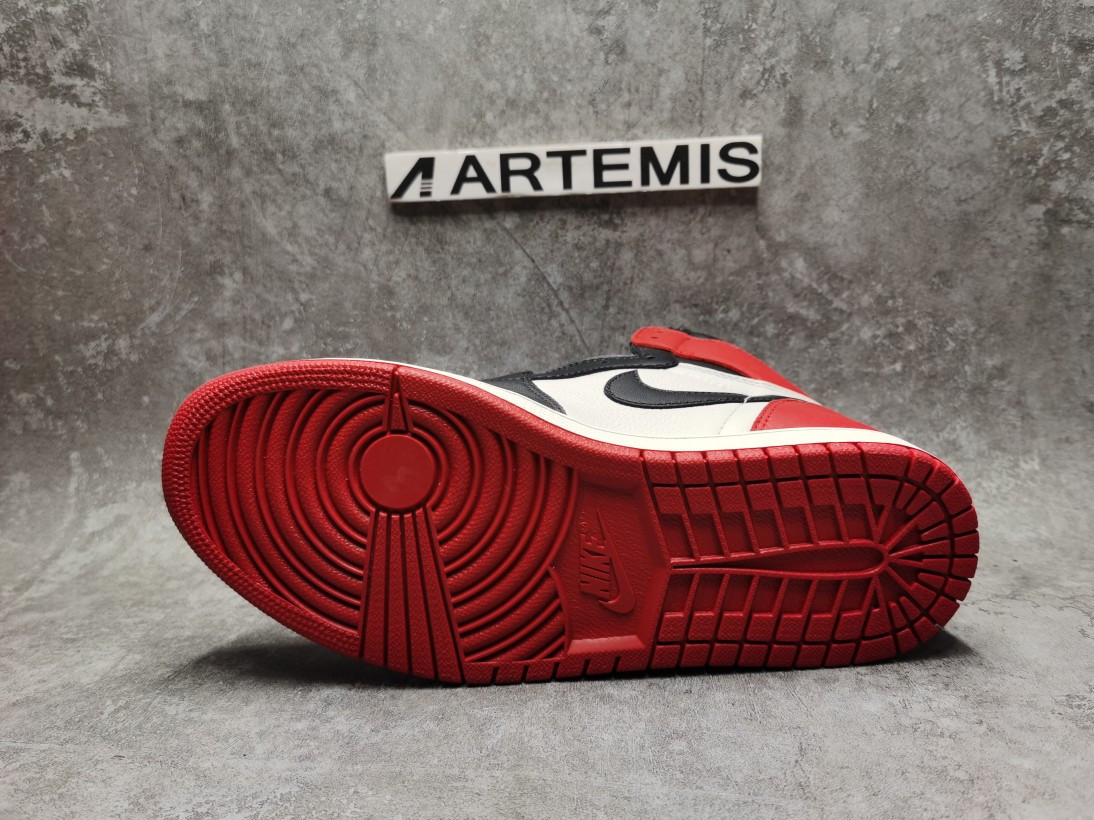 Air Jordan 1 Retro High Bred Toe