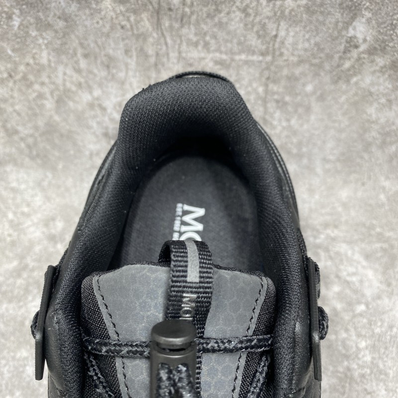 Moncler Trailgrip Gore-Tex Black