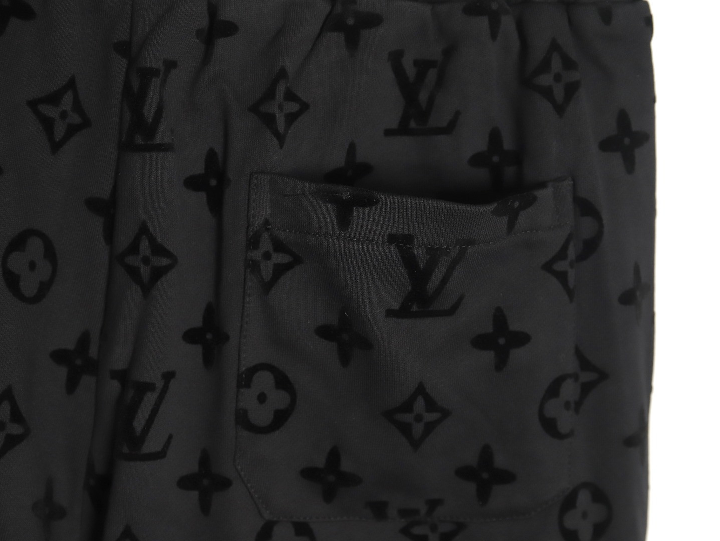 L0*is V*t0n LV 24SS shorts