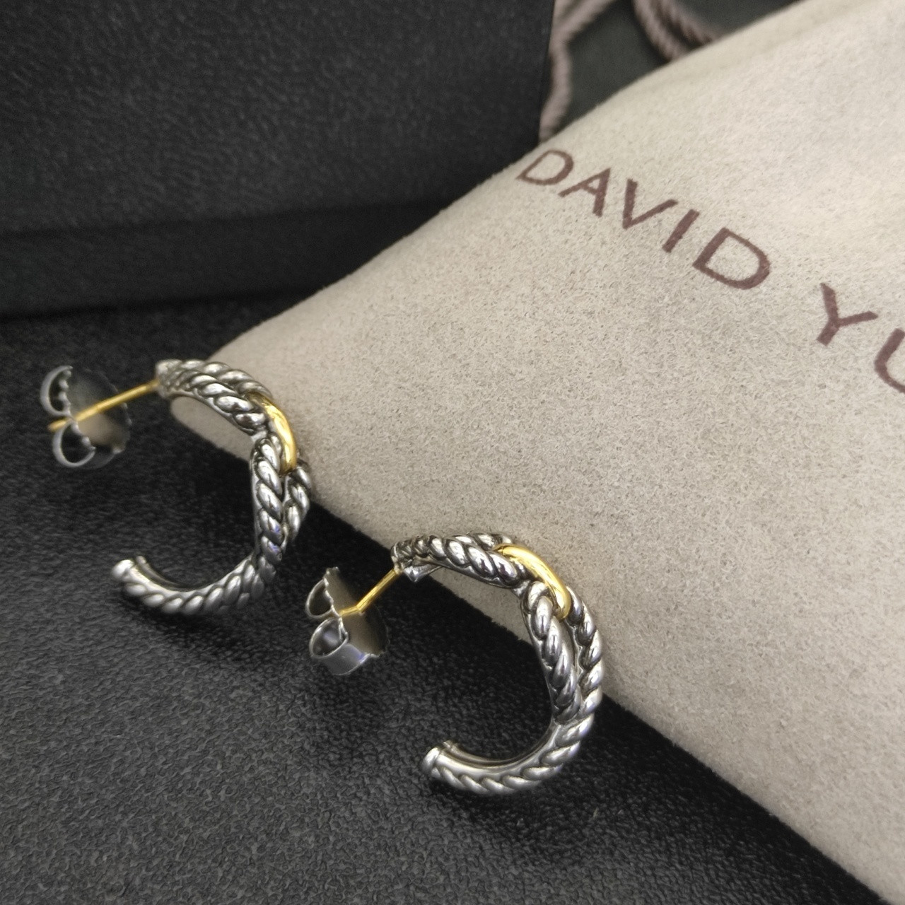 dau1d Yvrm*n twisted earrings(inner diameter about 1.5cm)