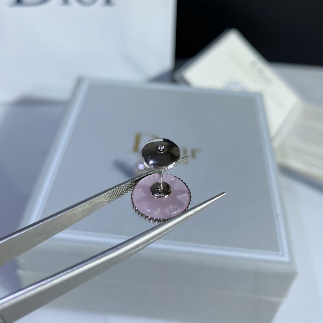 D*0r compass Stud Earrings