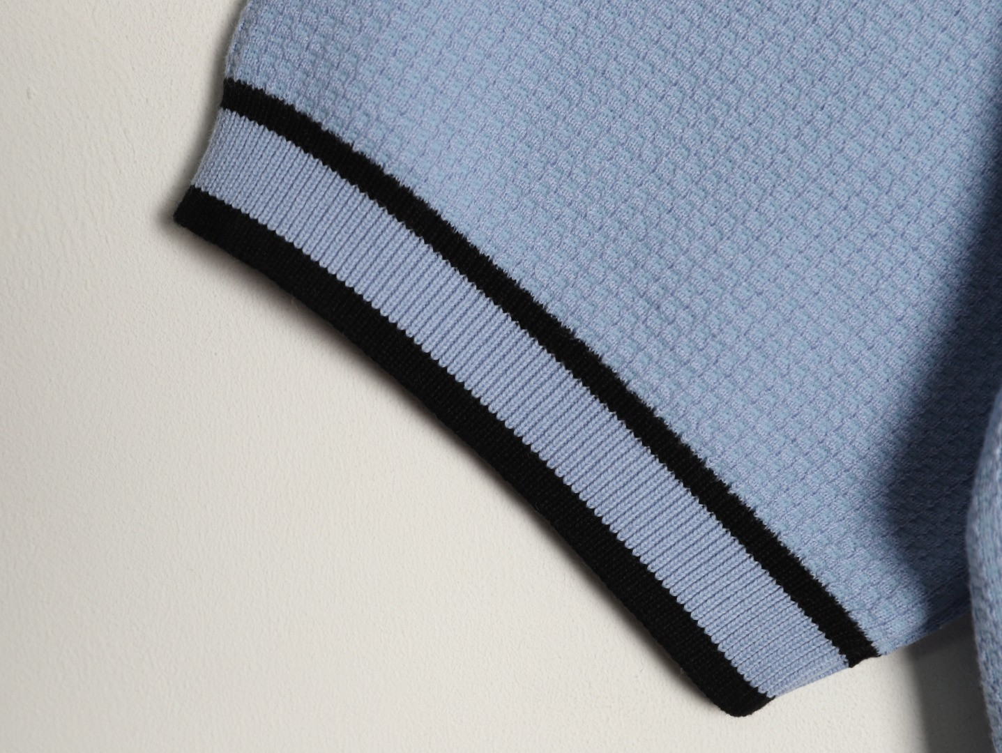 l0*is V*t0n short-sleeved shirts
