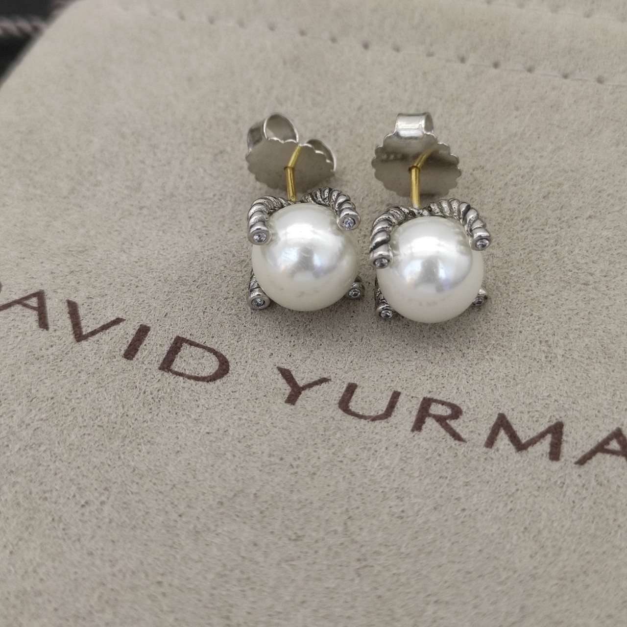 dau1d Yvrm*n four claw peal earrings