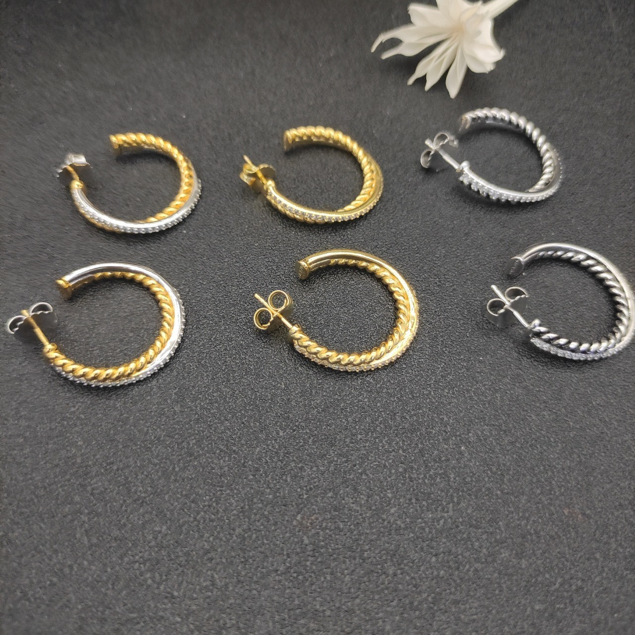 dau1d Yvrm*n lemniscate di*m*nd earrings(inner diameter about 2cm)