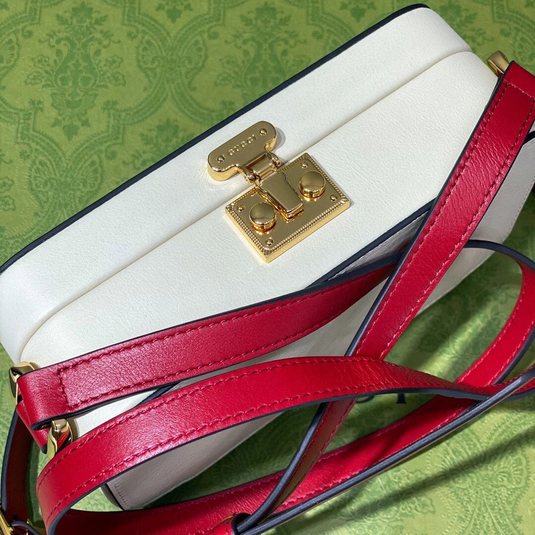 G*u*i Interlocking G mini bag