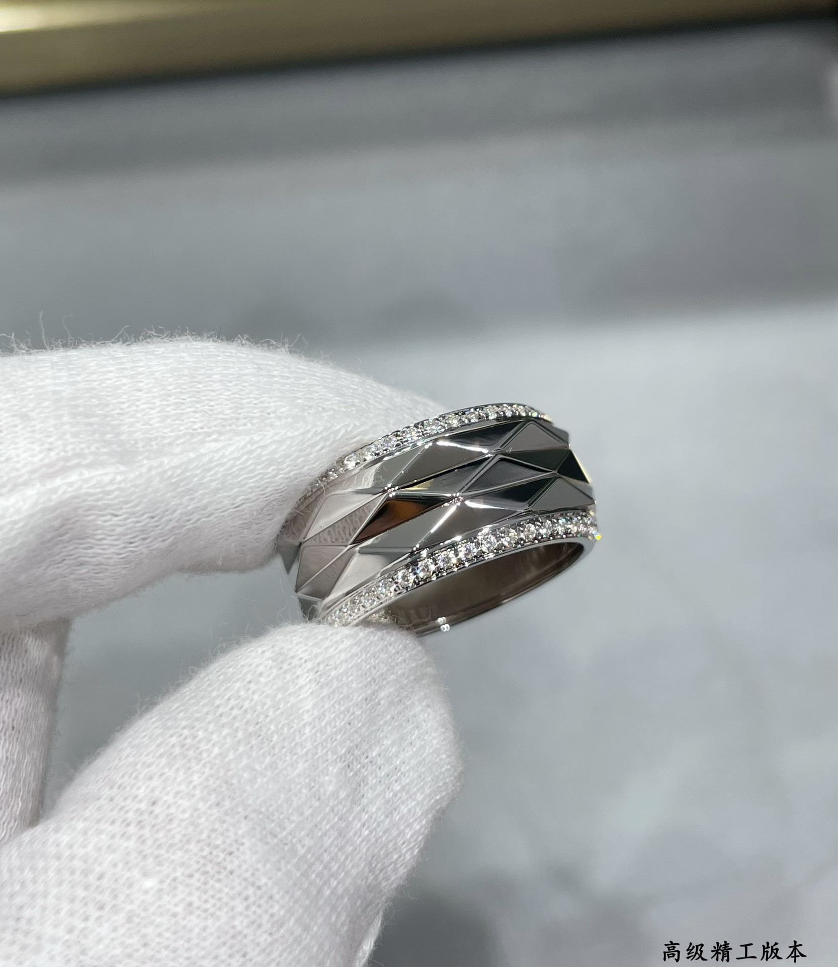 Gr*ff ring