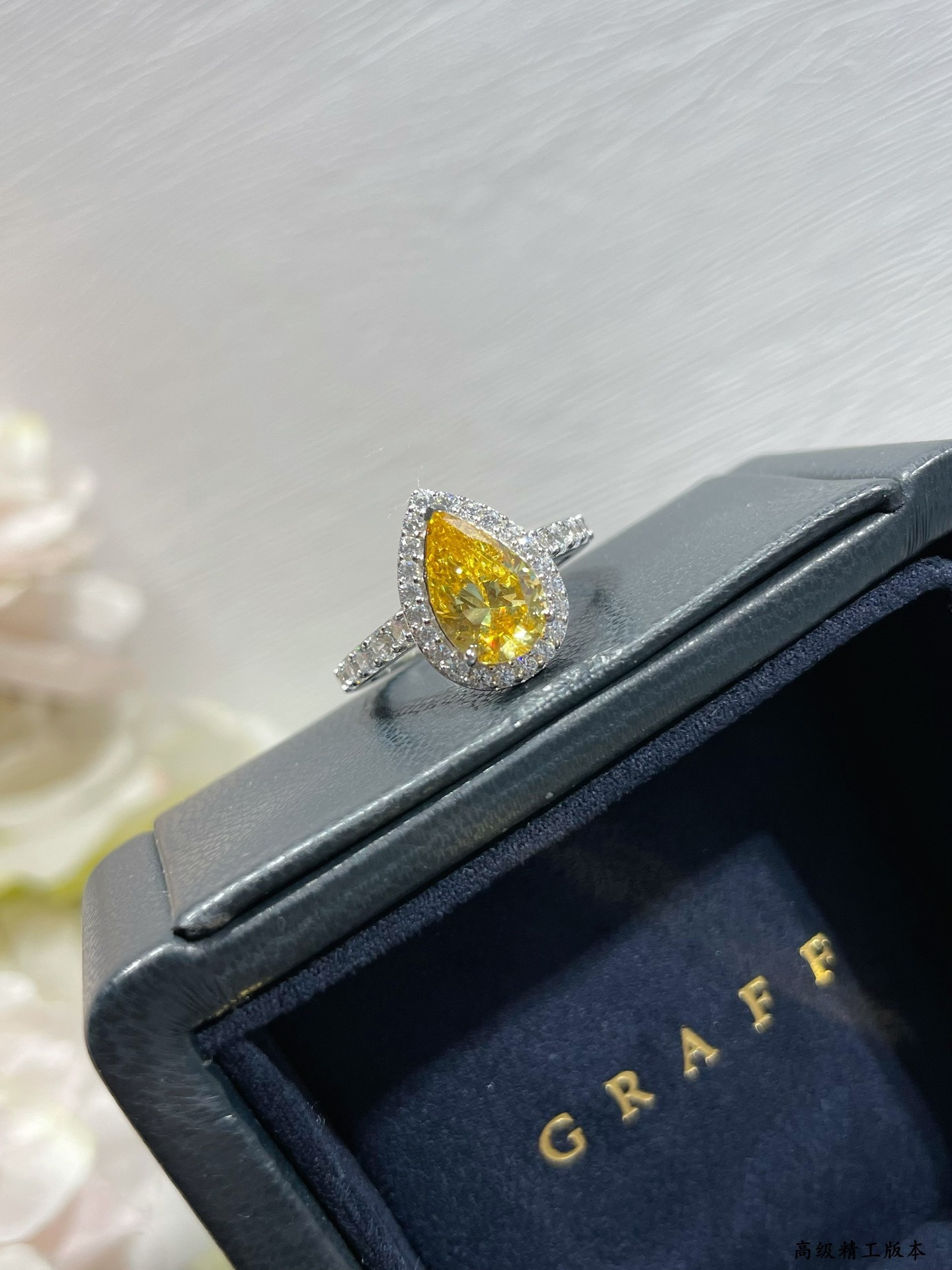 Gr*ff teardrop-shaped di*m*nd ring ag925