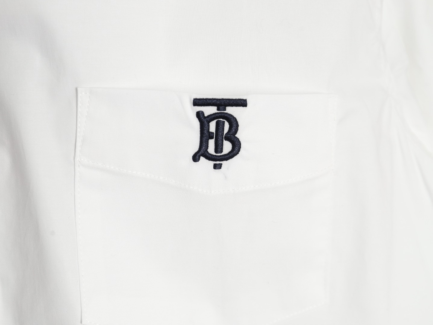 B**rry long-sleeved shirts