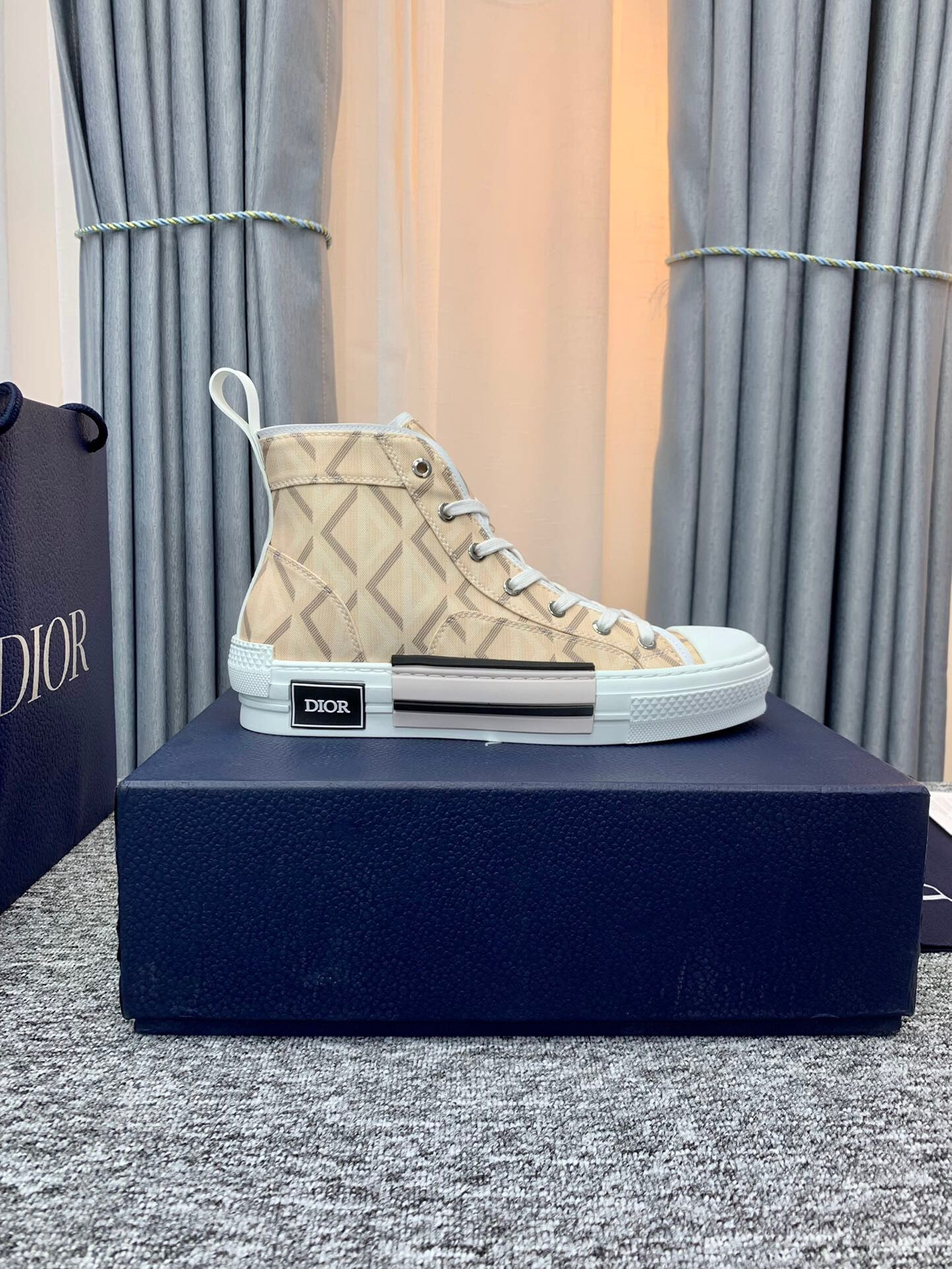 D*0r B23 High Top Natural CD Diamond