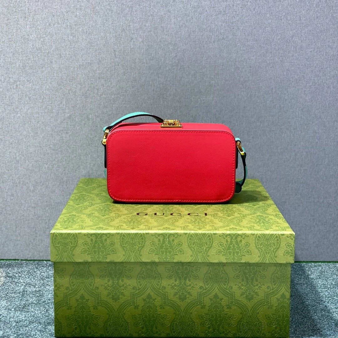 G*u*i Interlocking G mini bag