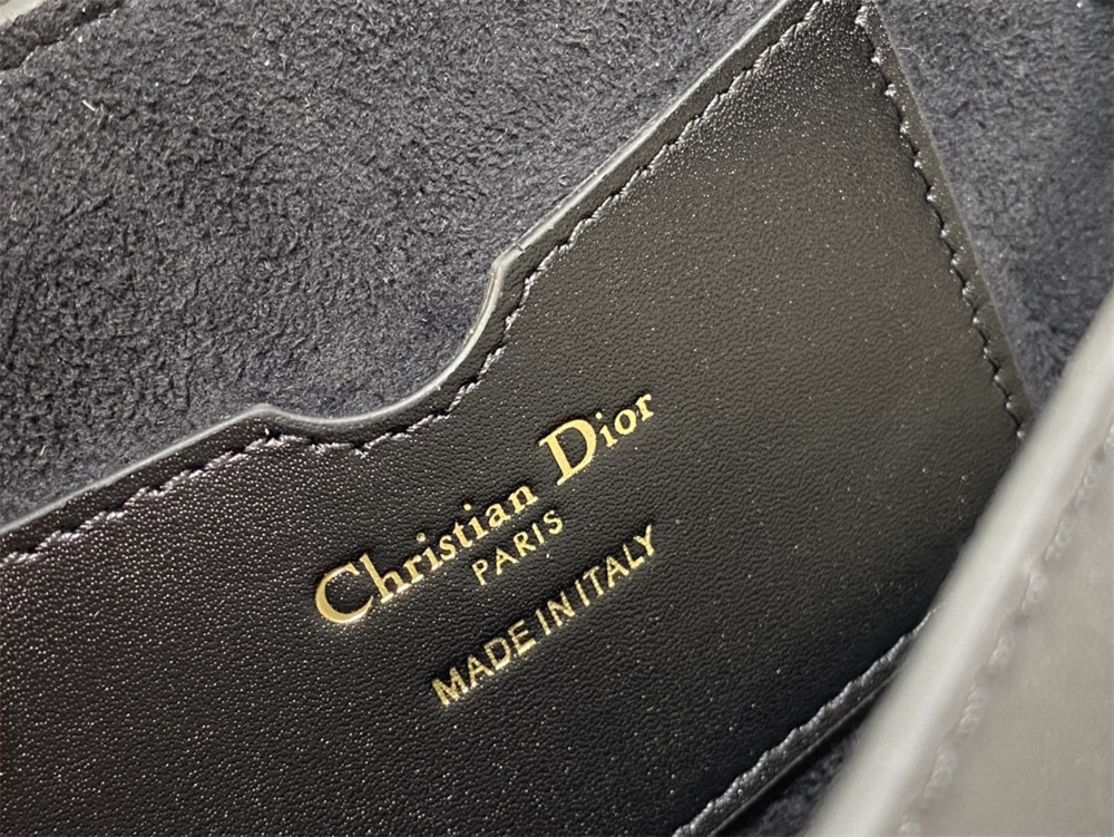 D*0r BOBBY EAST-WEST BAG Latte Box Calfskin black