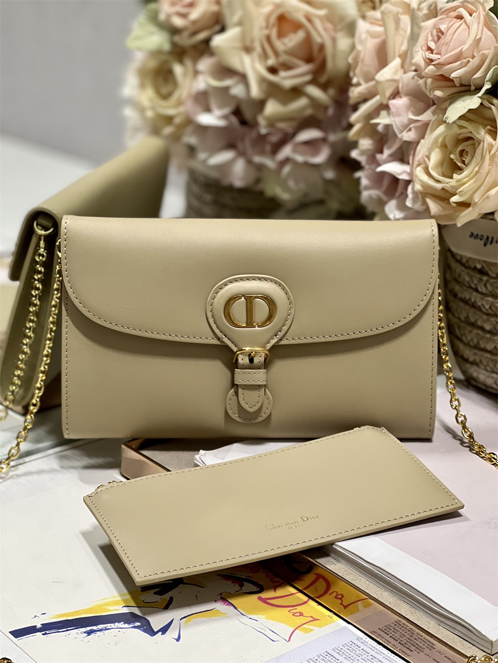 D*0r BOBBY EAST-WEST POUCH WITH CHAIN Latte Smooth Calfskin Apricot