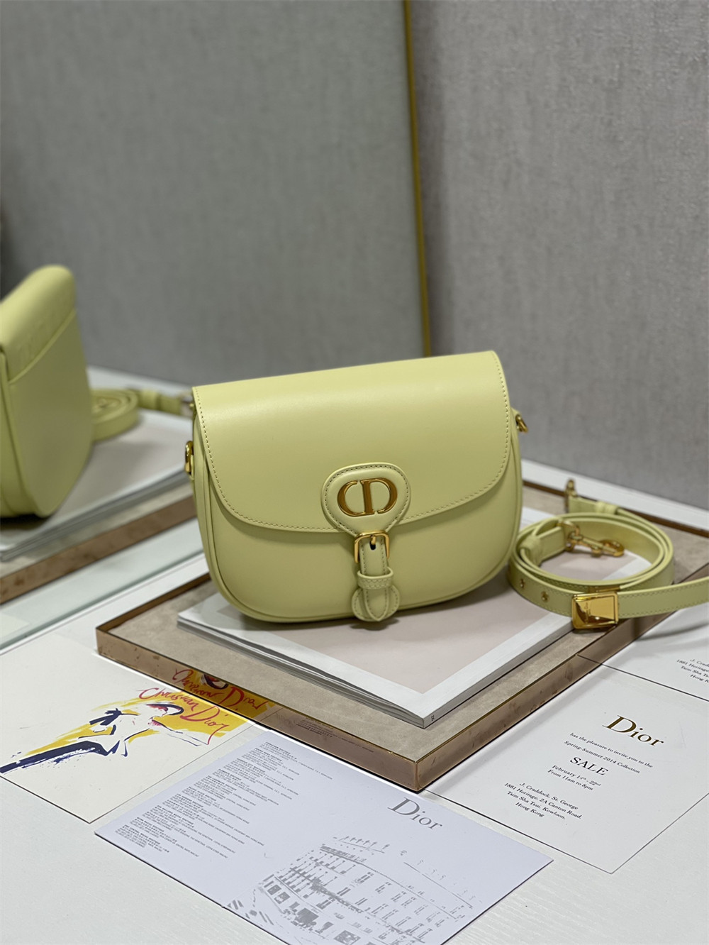 MEDIUM D*0r BOBBY BAG Light Green Box Calfskin