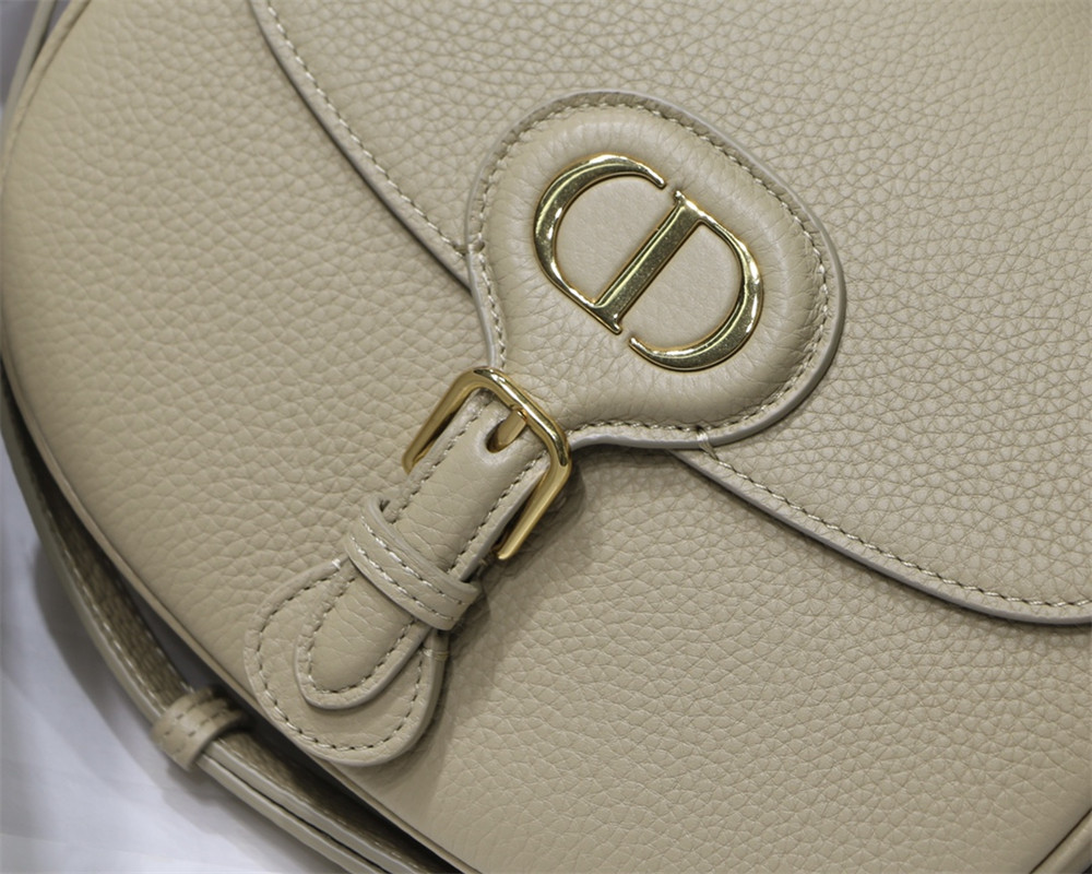 MEDIUM D*0r BOBBY BAG Apricot Grained Calfskin