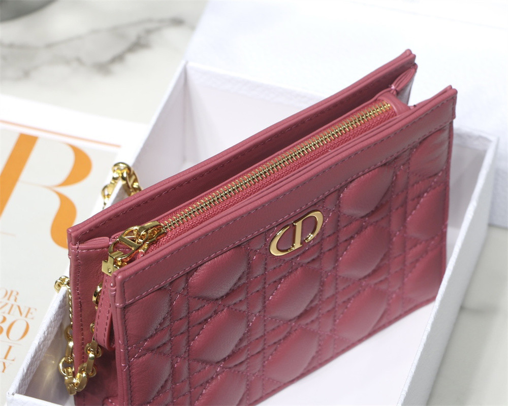 D*0r CARO ZIPPED POUCH WITH CHAIN Red S*pple Cannage Calfskin 19 x 14 x 4.5 cm