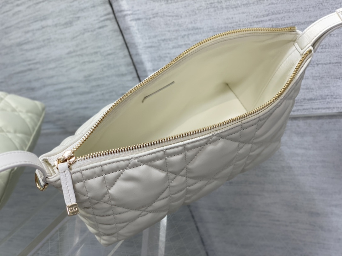 MEDIUM D*0r TRAVEL NOMAD POUCH WHITE