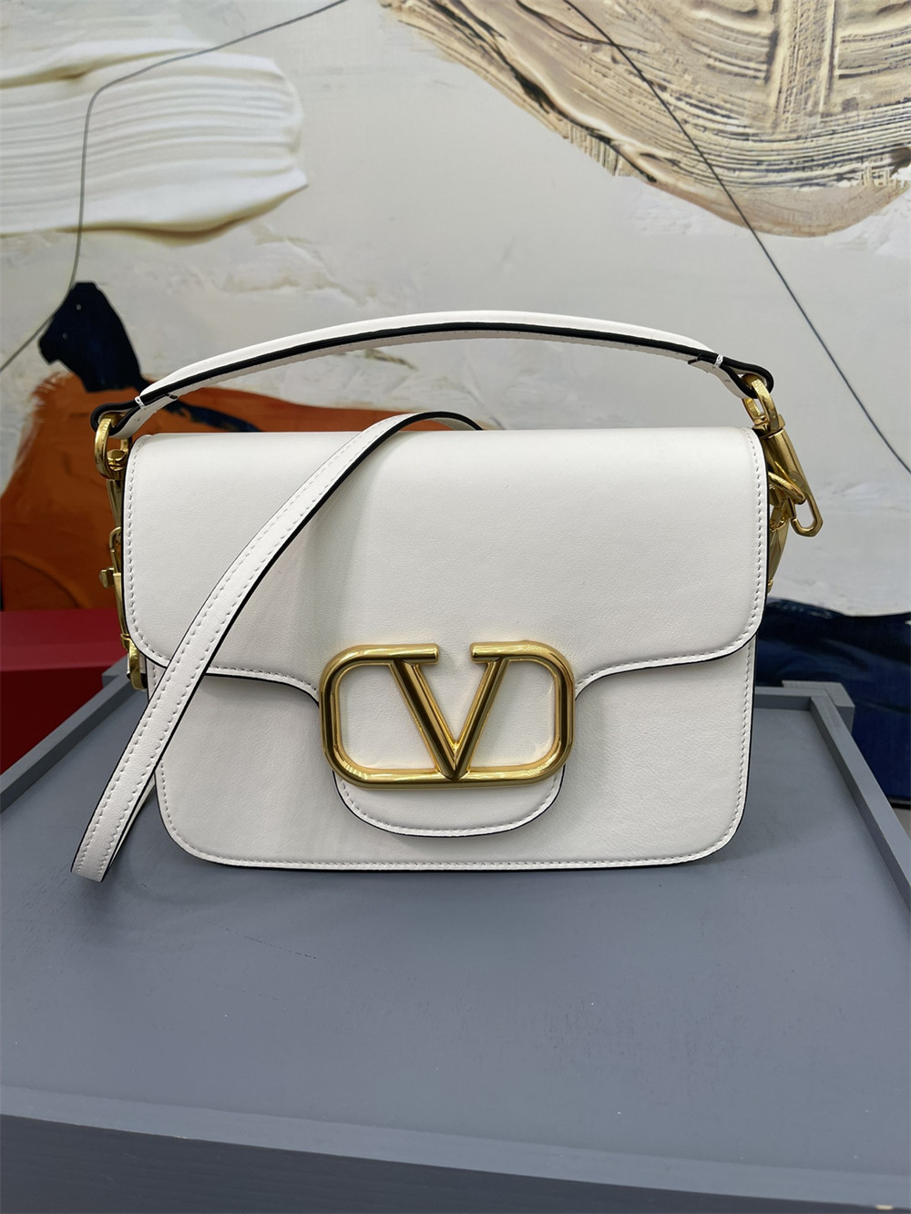 va*t*no GARAVANI LOCÒ CALFSKIN SHOULDER Small BAG 22 x 16 x 7 cm