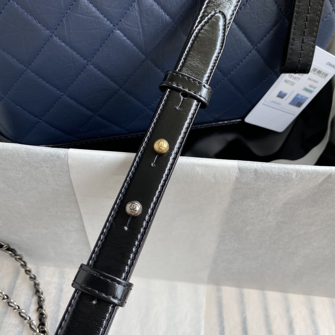 Ch*el Gabrielle MEDIUM BLUE BLACK 21 x 28 x 10cm