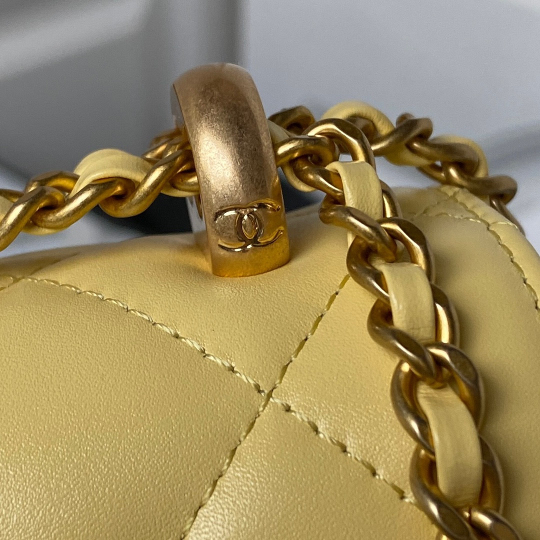 Ch*el FLAP BAG YELLOW 22×14.5×8cm