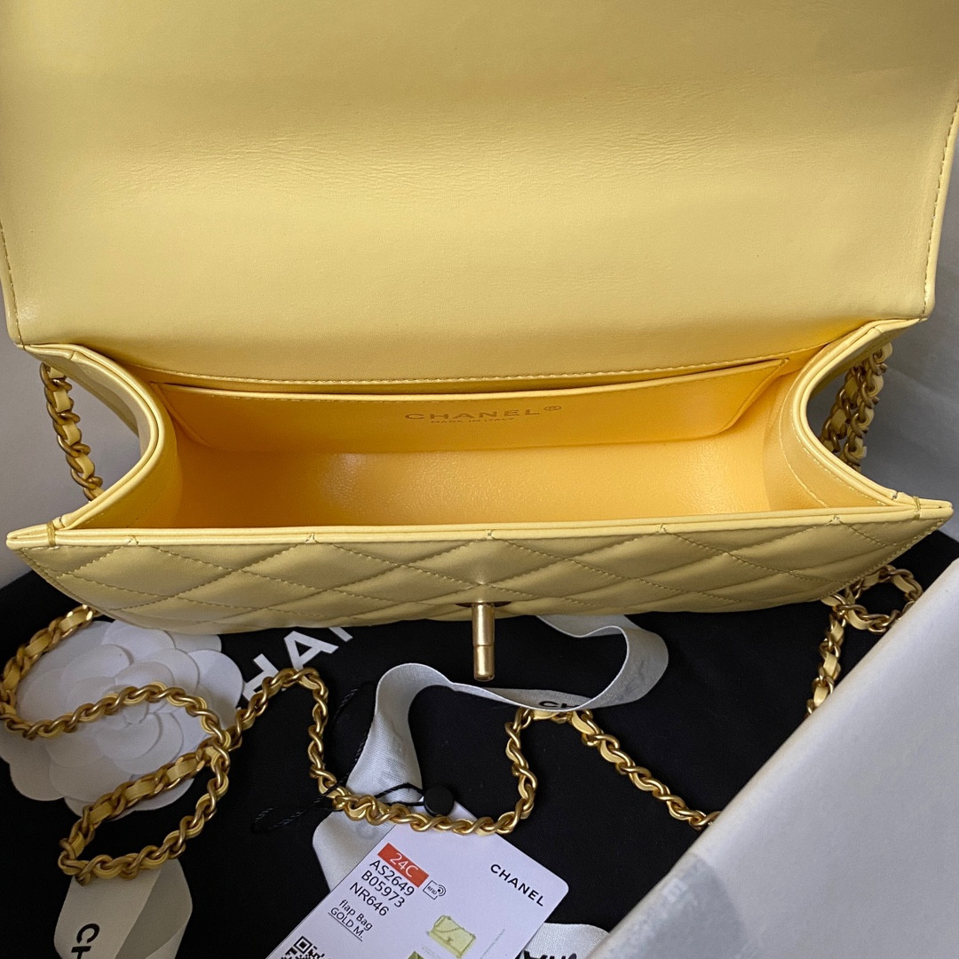Ch*el FLAP BAG YELLOW 22×14.5×8cm