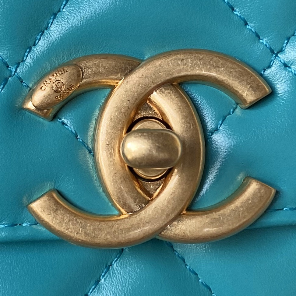Ch*el FLAP BAG BLUE 22×14.5×8cm