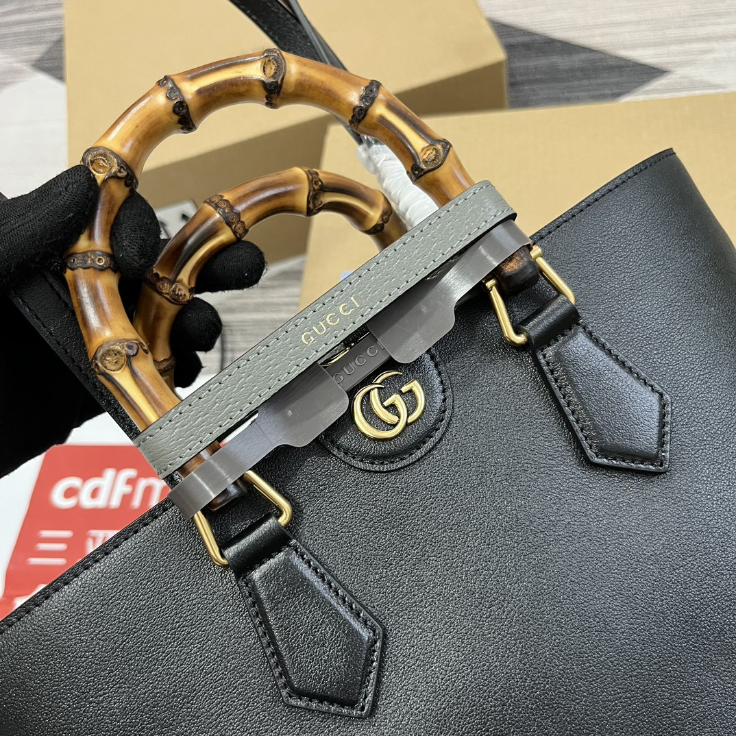 G*u*i DIANA MEDIUM TOTE BAG Black 31W x 27H x 15D CM