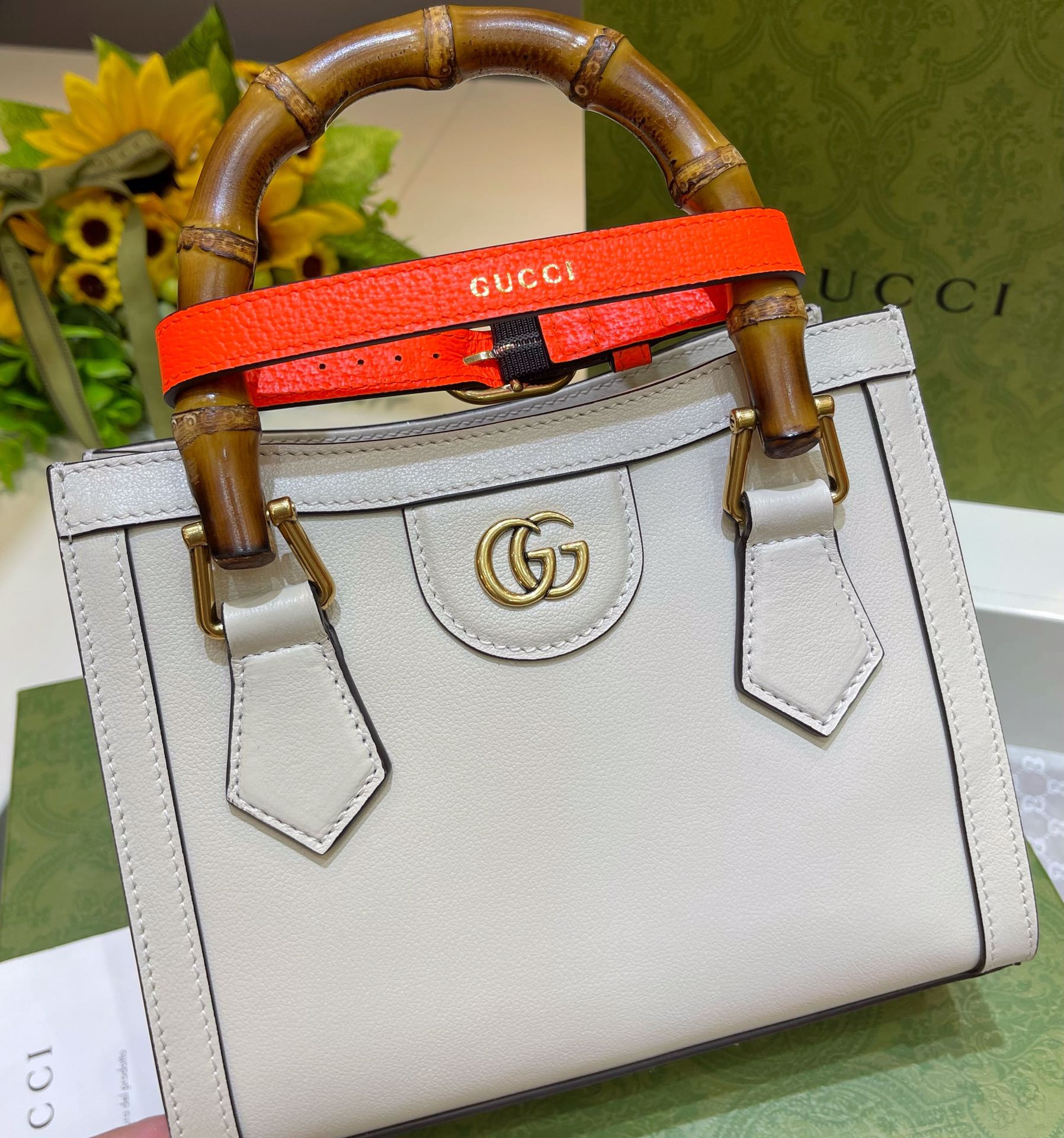 G*u*i DIANA MINI TOTE BAG White 20W x 16H x 10D CM