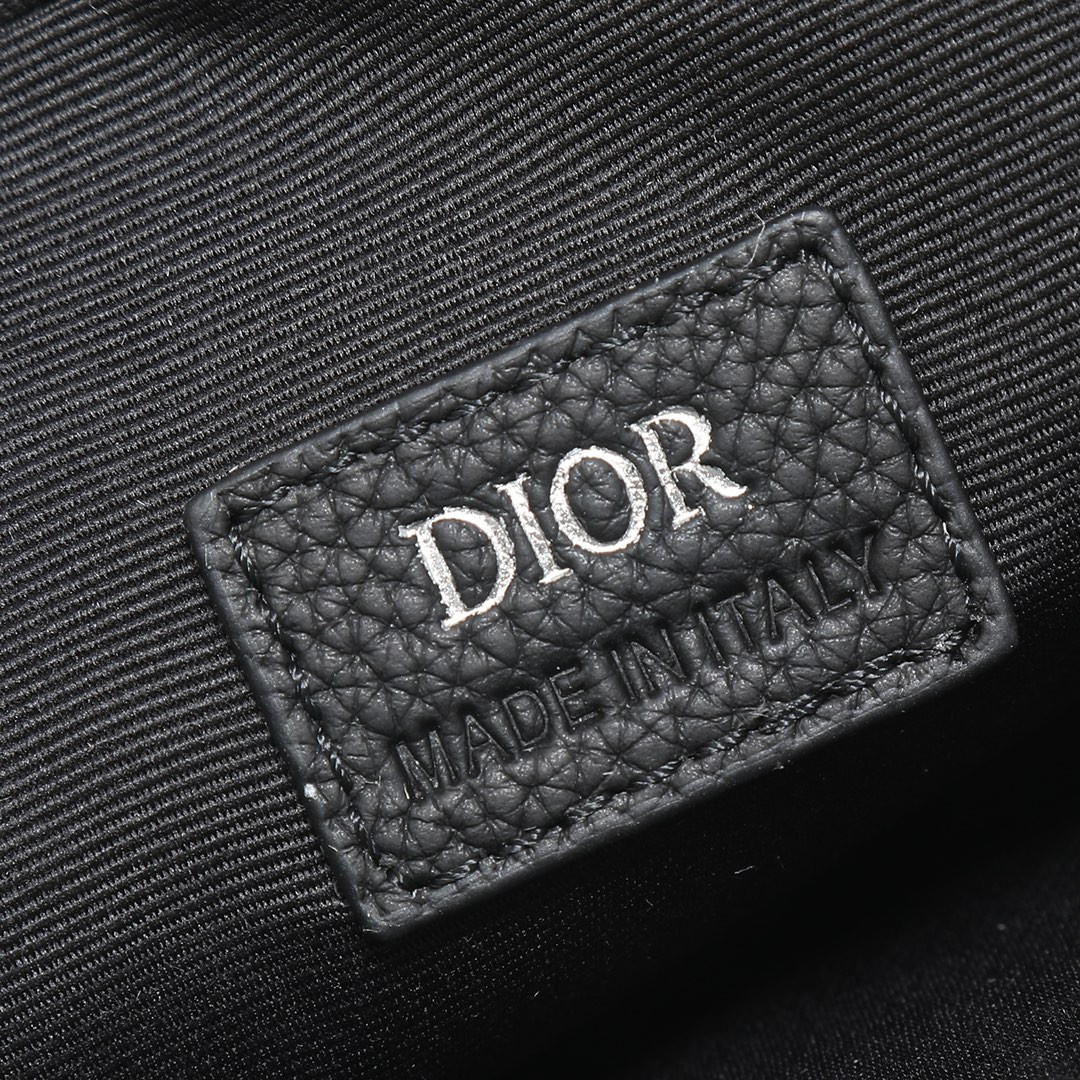 D*0r Safari Bag with Strap Black 8.5 x 6 x 2.5 inches
