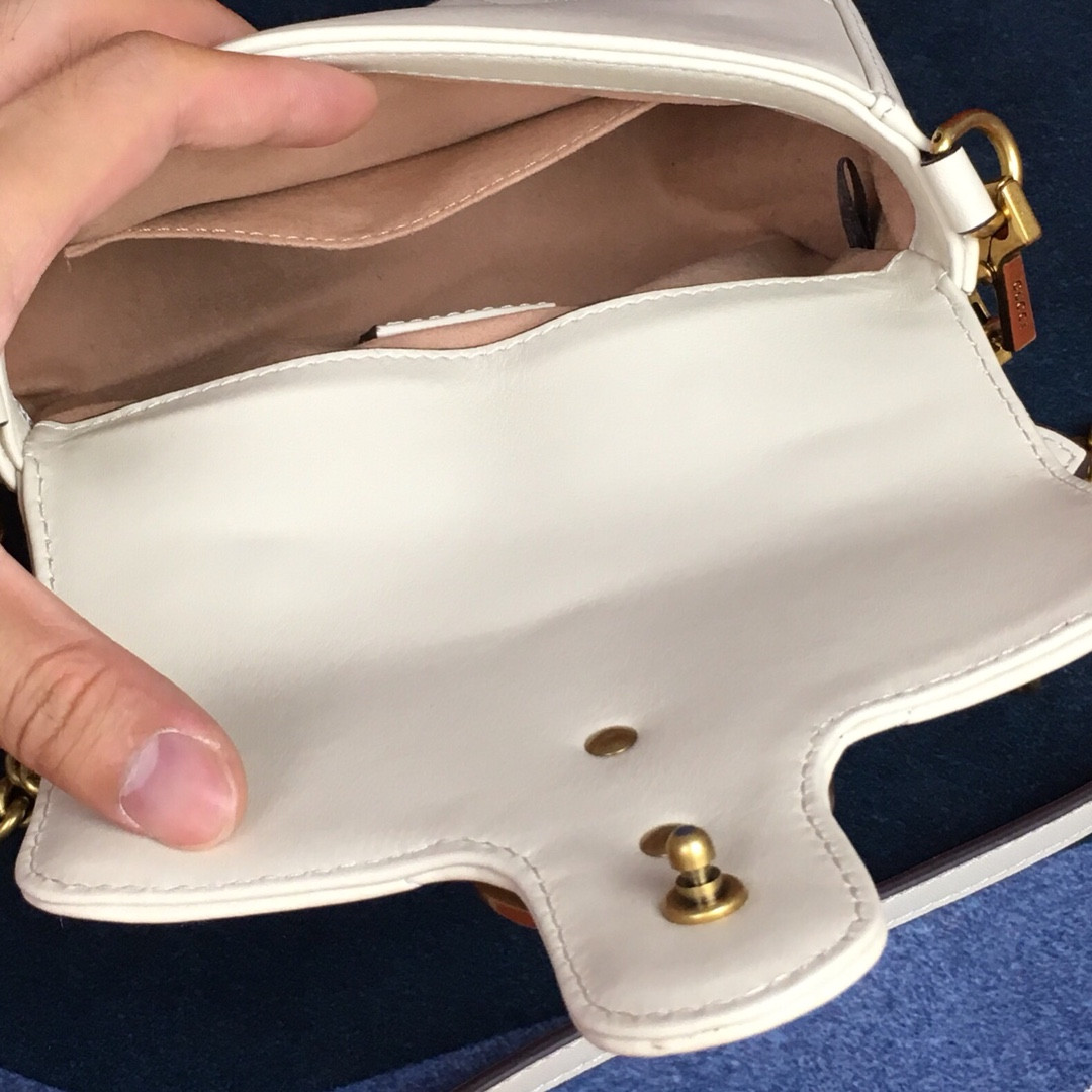 G*u*i GG MARMONT MATELASSÉ MINI BAG WHITE 8.5"W x 5"H x 2.5"D