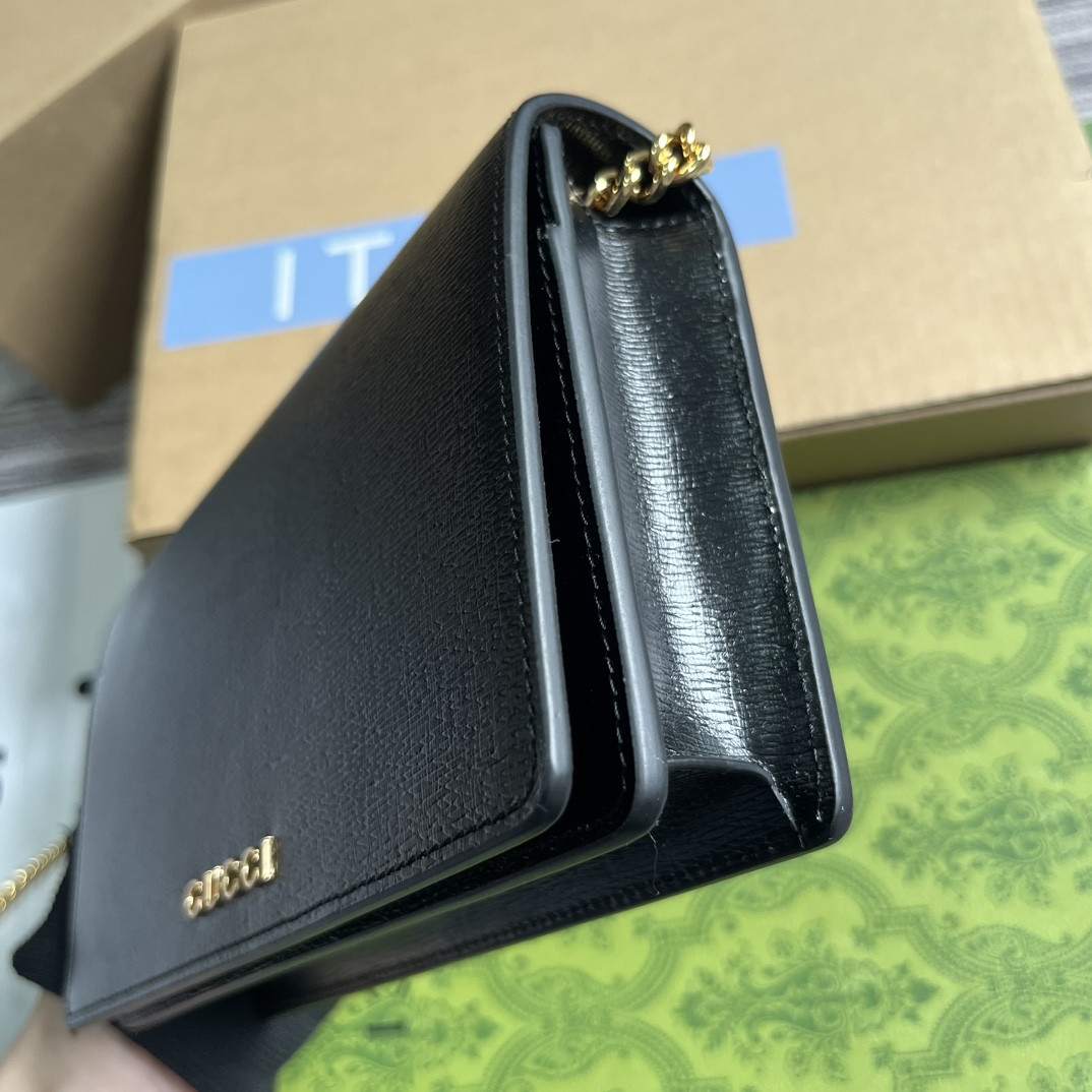CHAIN WALLET WITH G*u*i SCRIPT BLACK 7.8"W x 5"H x 1.6"D