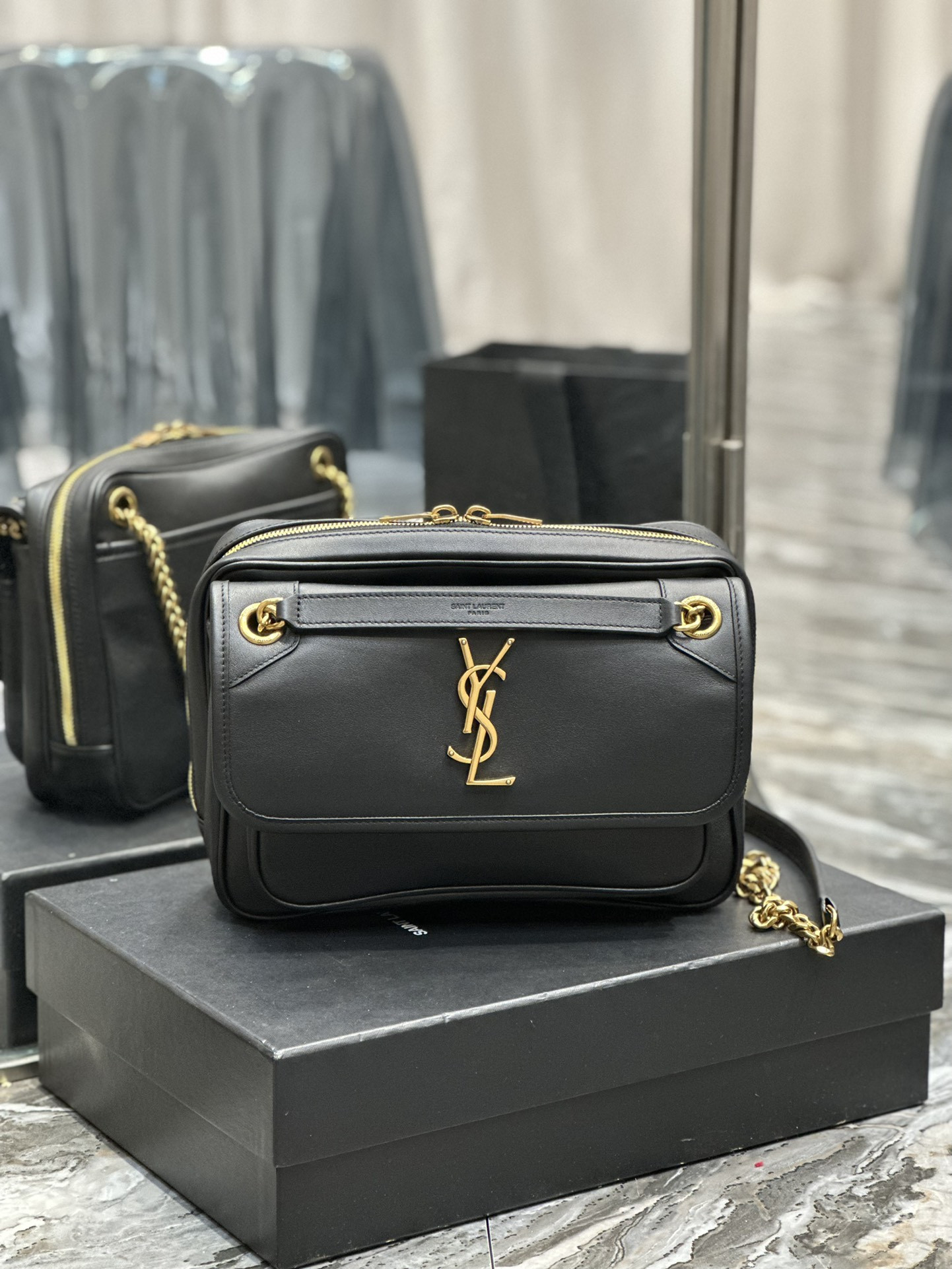 Y*L NIKI MEDIUM IN VINTAGE LEATHER BLACK GOLD 11 X 7.8 X 3.3 INCHES