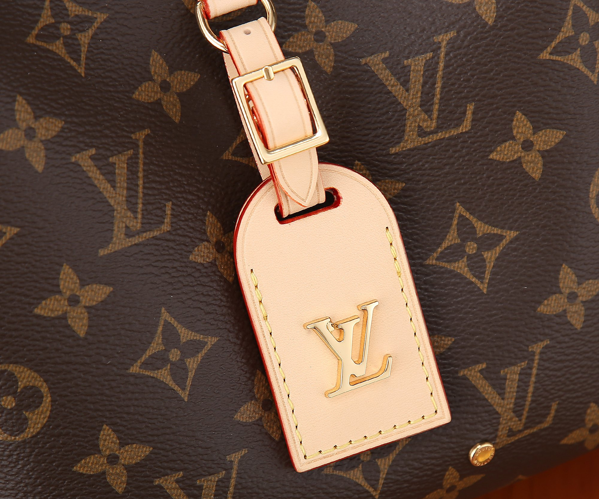 L0*is V*t0n M46816 Atlantis BB 17 x 17 x 7 cm