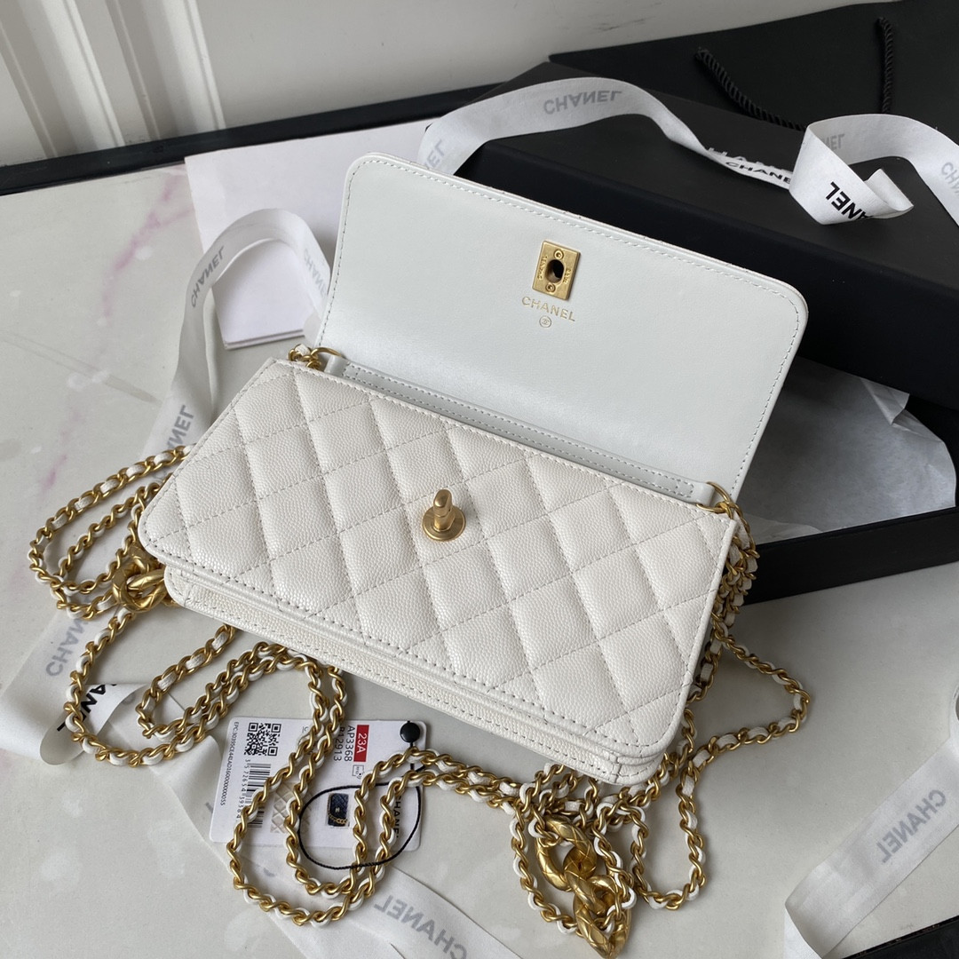 Ch*el CLASSIC WALLET ON CHAIN WHITE 4.8 × 7.5 × 1.4 in