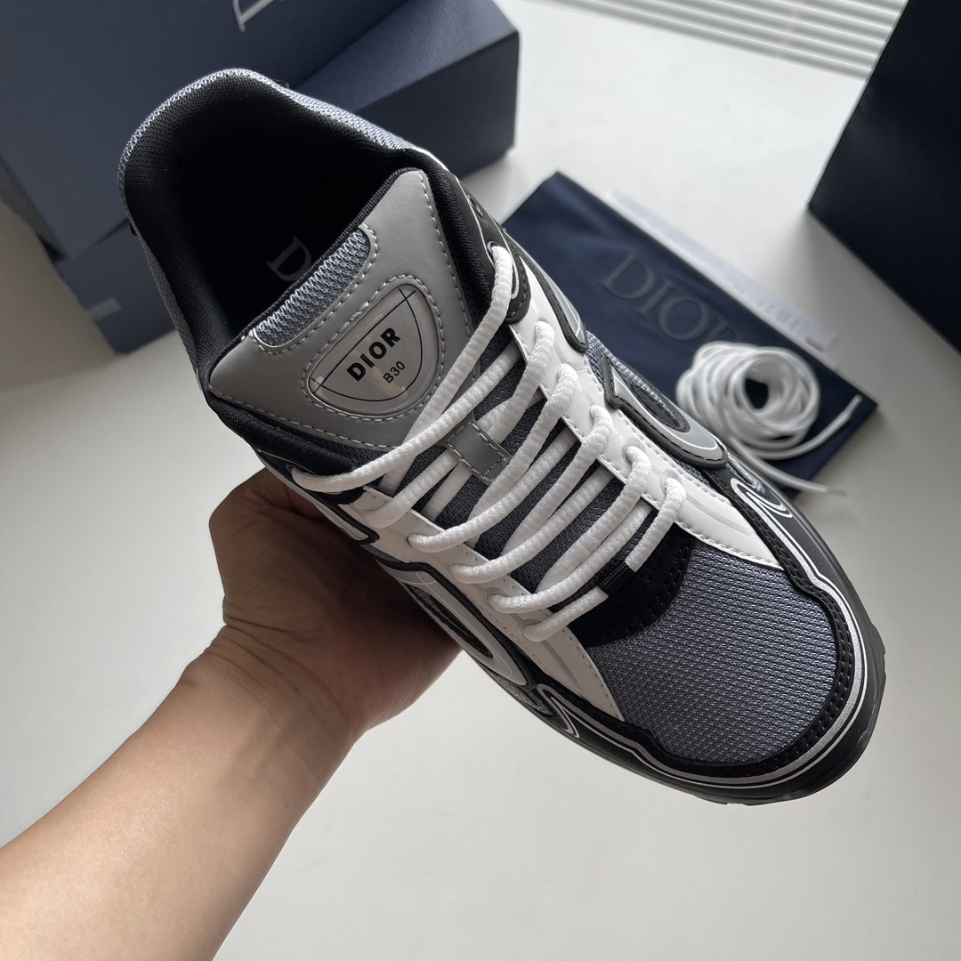 UA D*0r B30 Sneaker