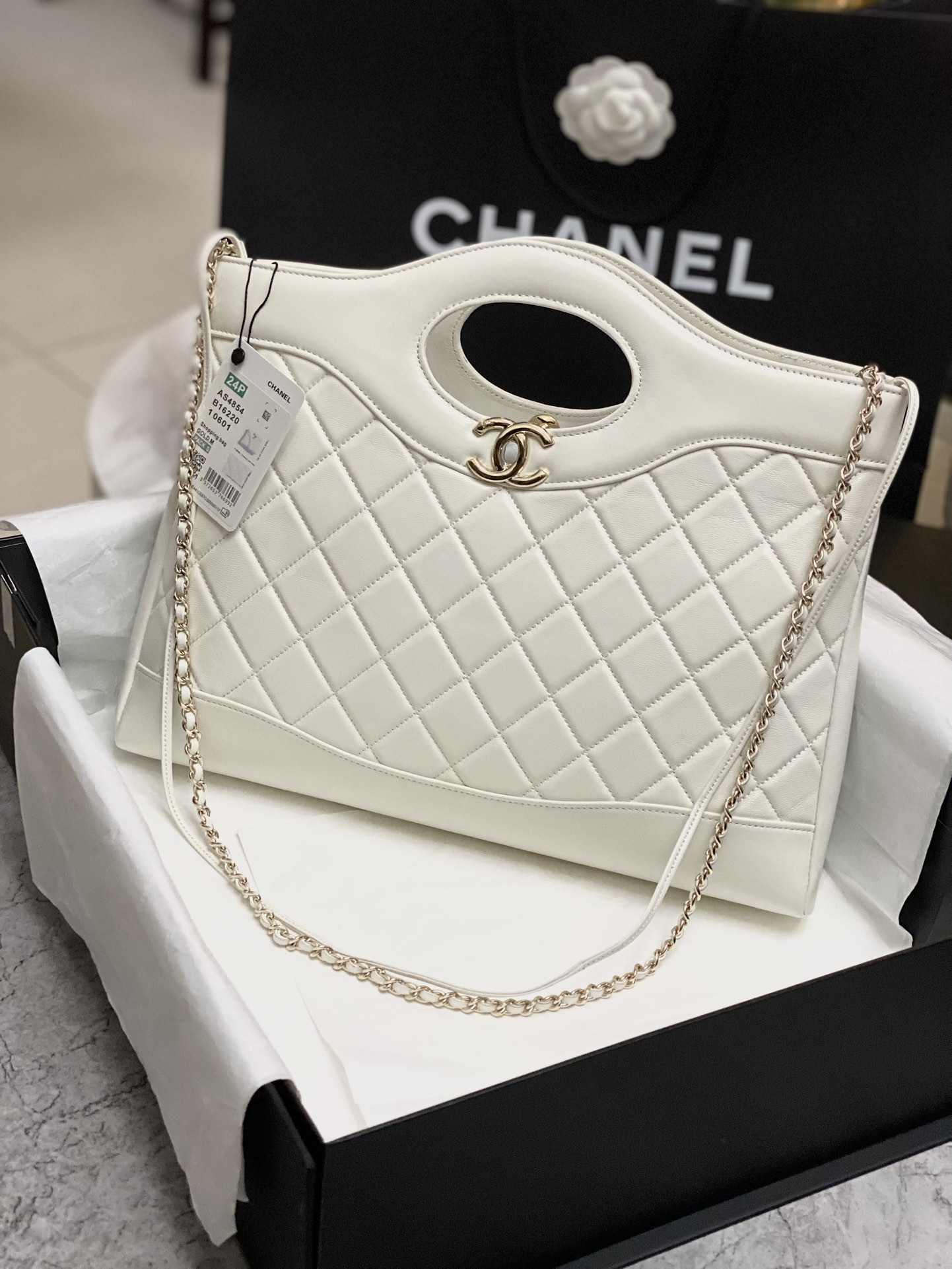 Ch*el SHOPPING BAG Shiny Lambskin & Gold-Tone Metal 35x39x8cm