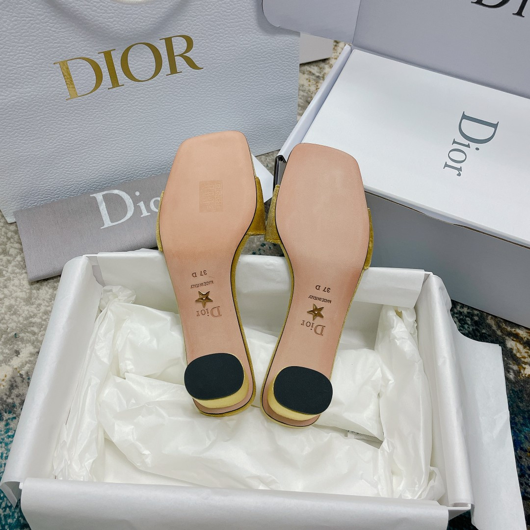 UA D*0r Or C