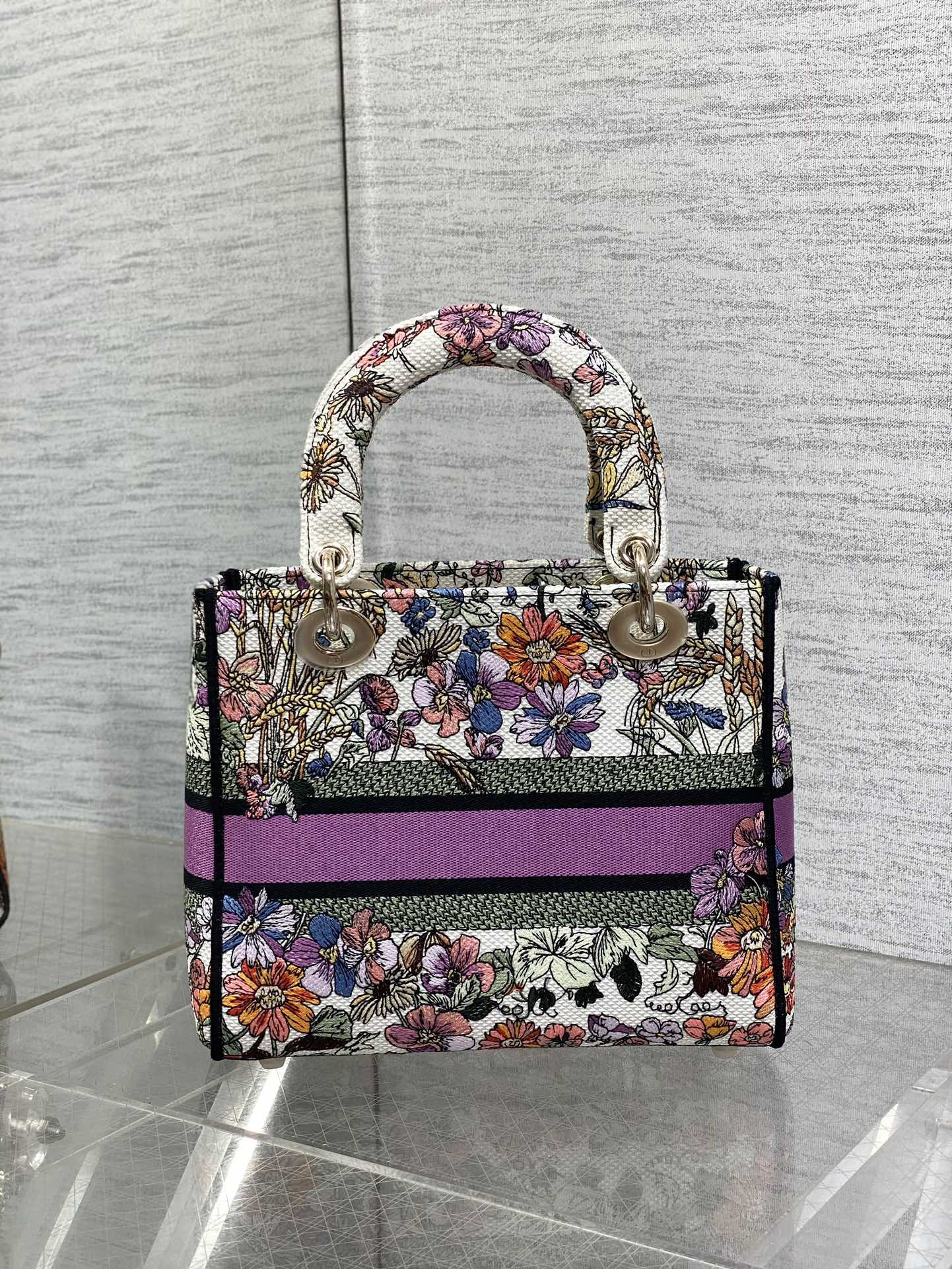 Medium Lady D*0r Bag White Multicolor D*0r 4 Saisons Été Embroidery 24 x 20 x 12 cm