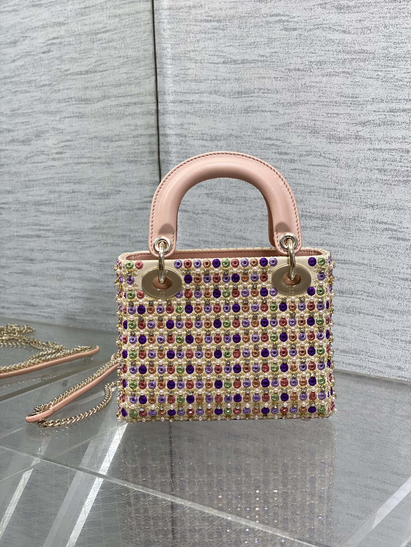 D*0r Artistic Limited Edition Three-Gusset Lady D*0r Bag with Heavy Bead Embroidery 17CM