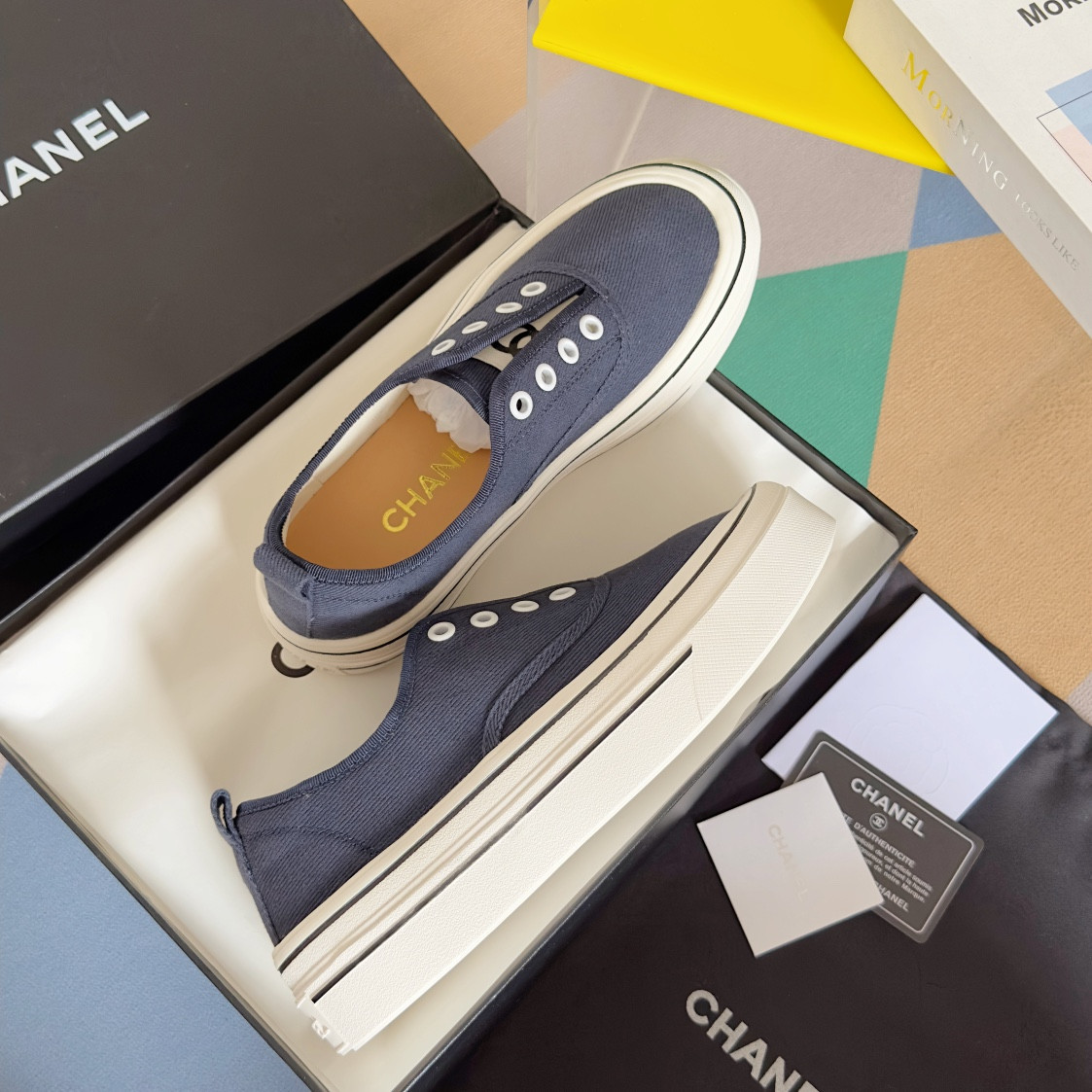 UA Ch*el SNEAKER