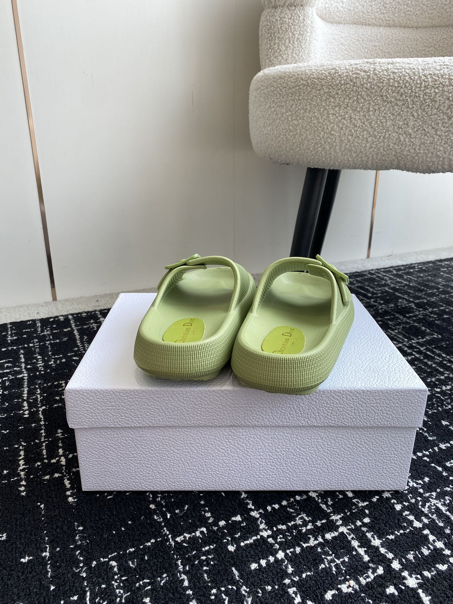 UA D*0r Slide