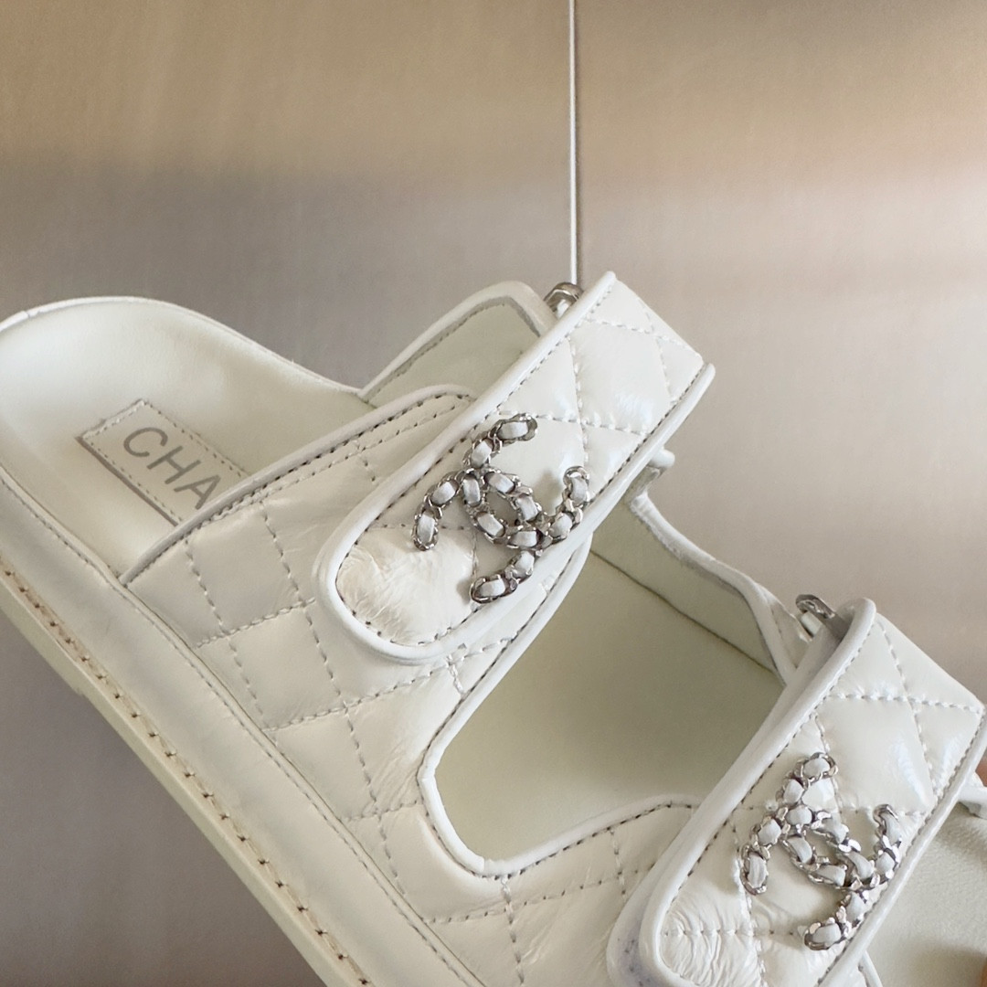 UA Ch*el SLIDES