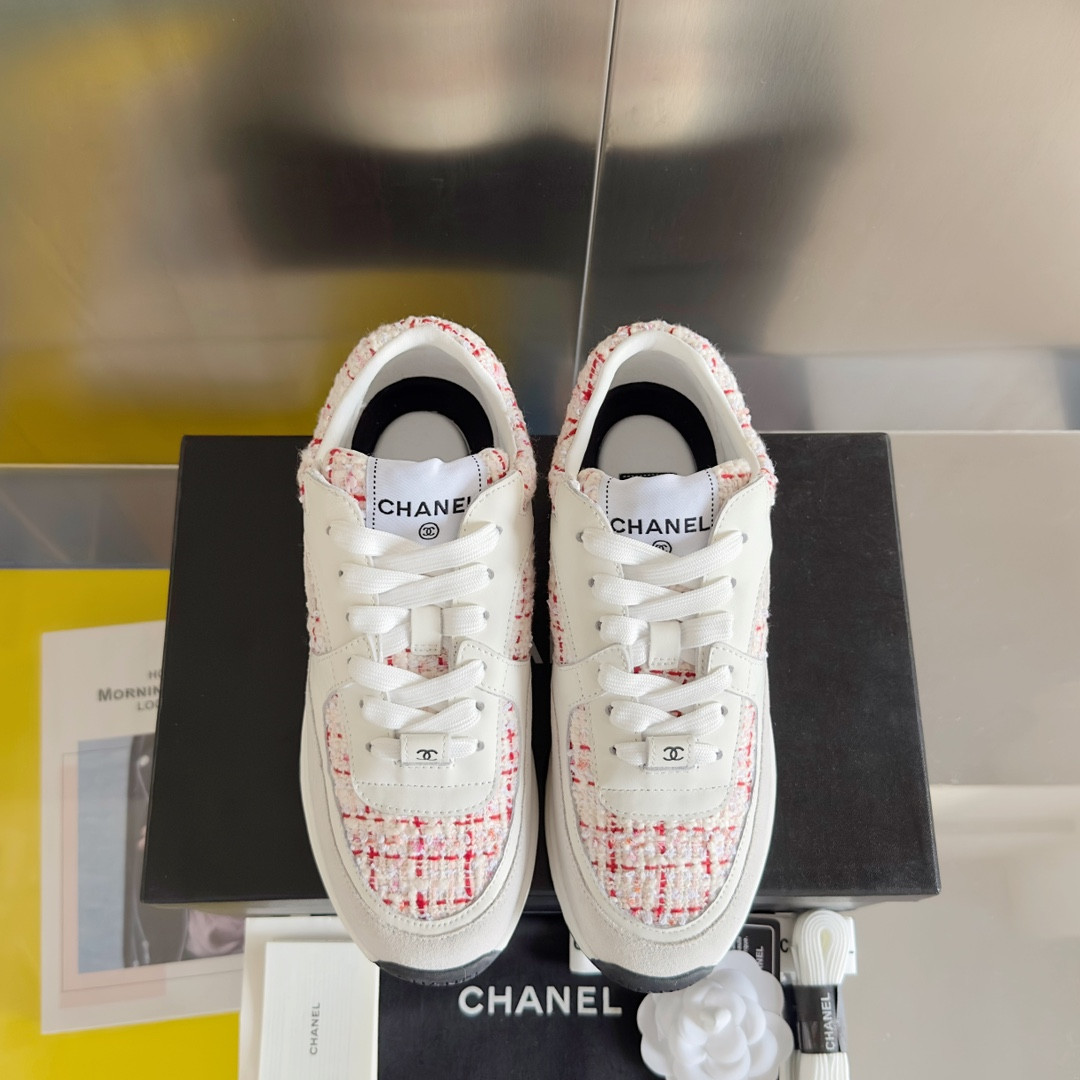 UA Ch*el SNEAKER