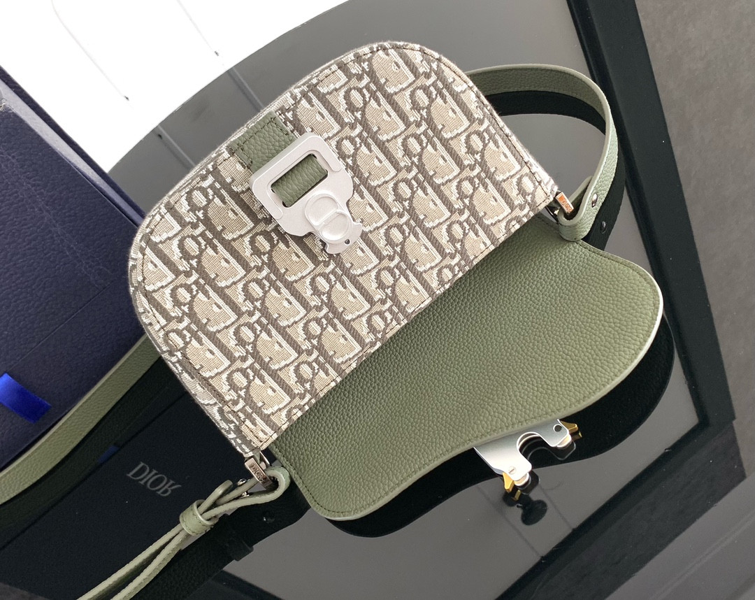 D*0r Saddle Messenger Bag 24 x 16.5 x 5.5 cm