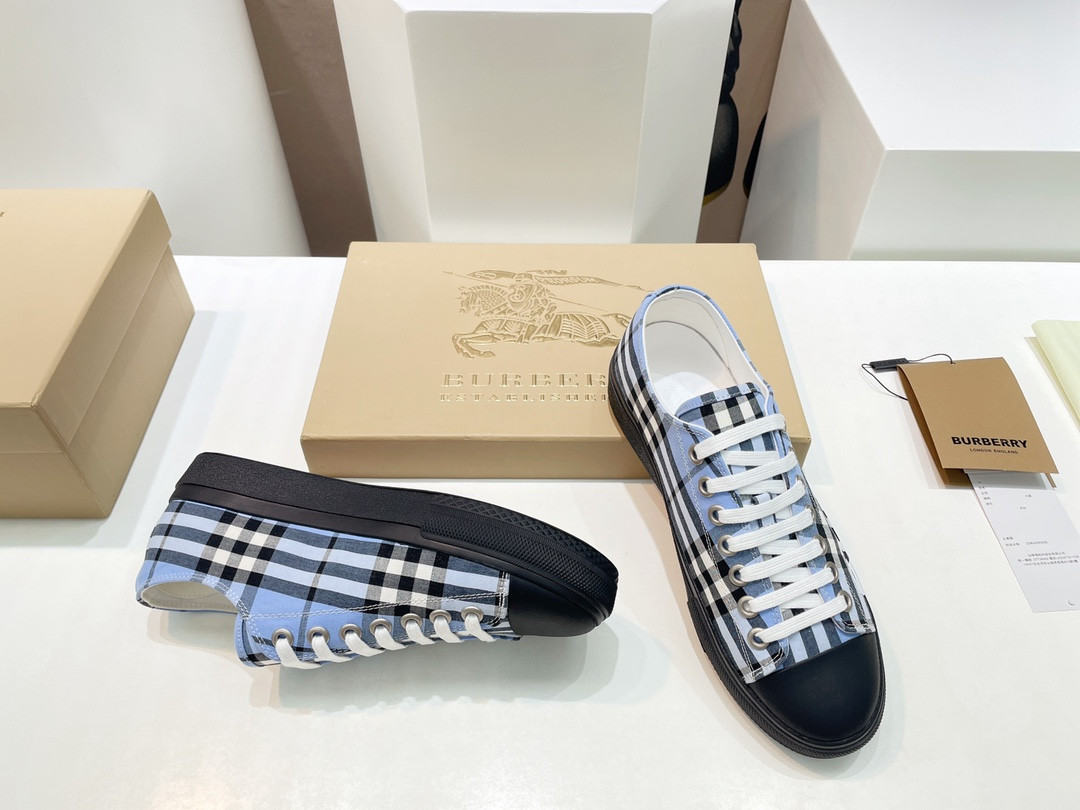 UA B**rry Check Sneakers