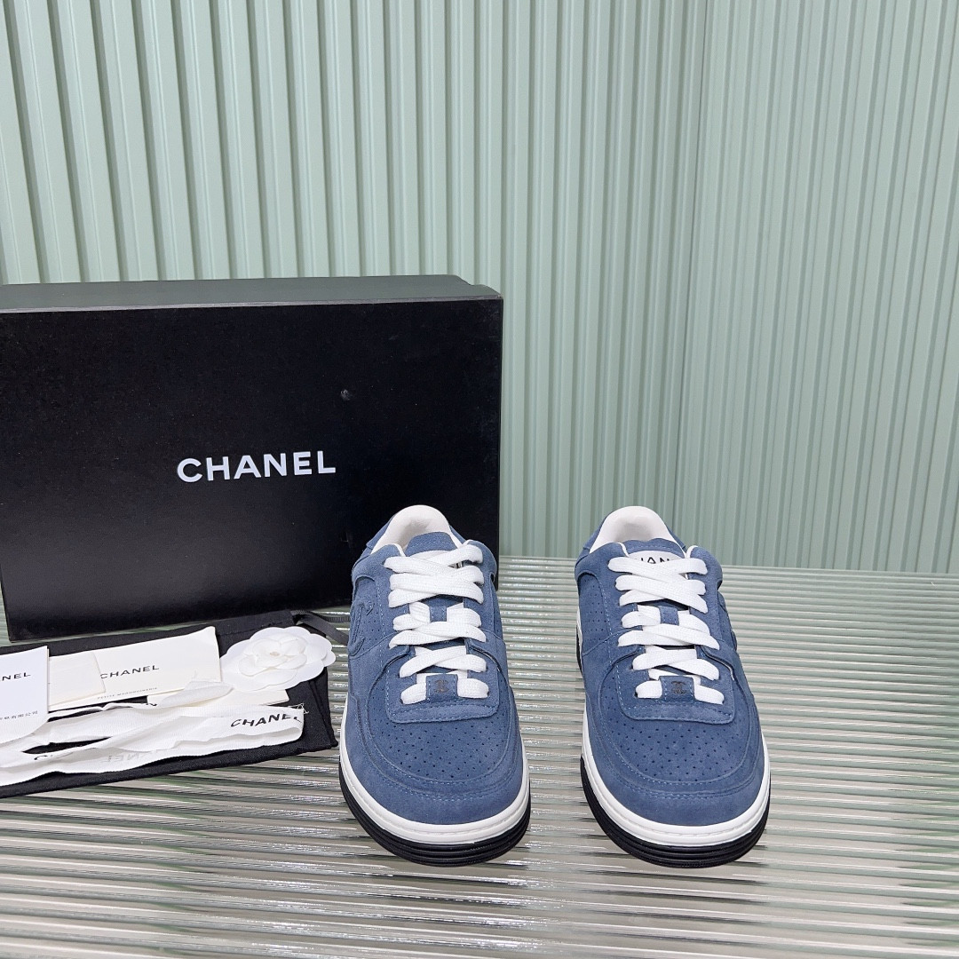 UA Ch*el SNEAKER