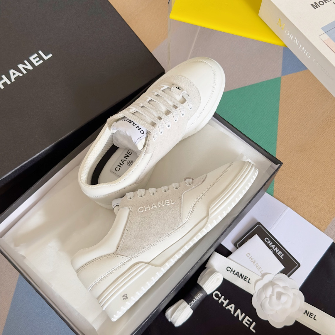 ua Ch*el sneaker