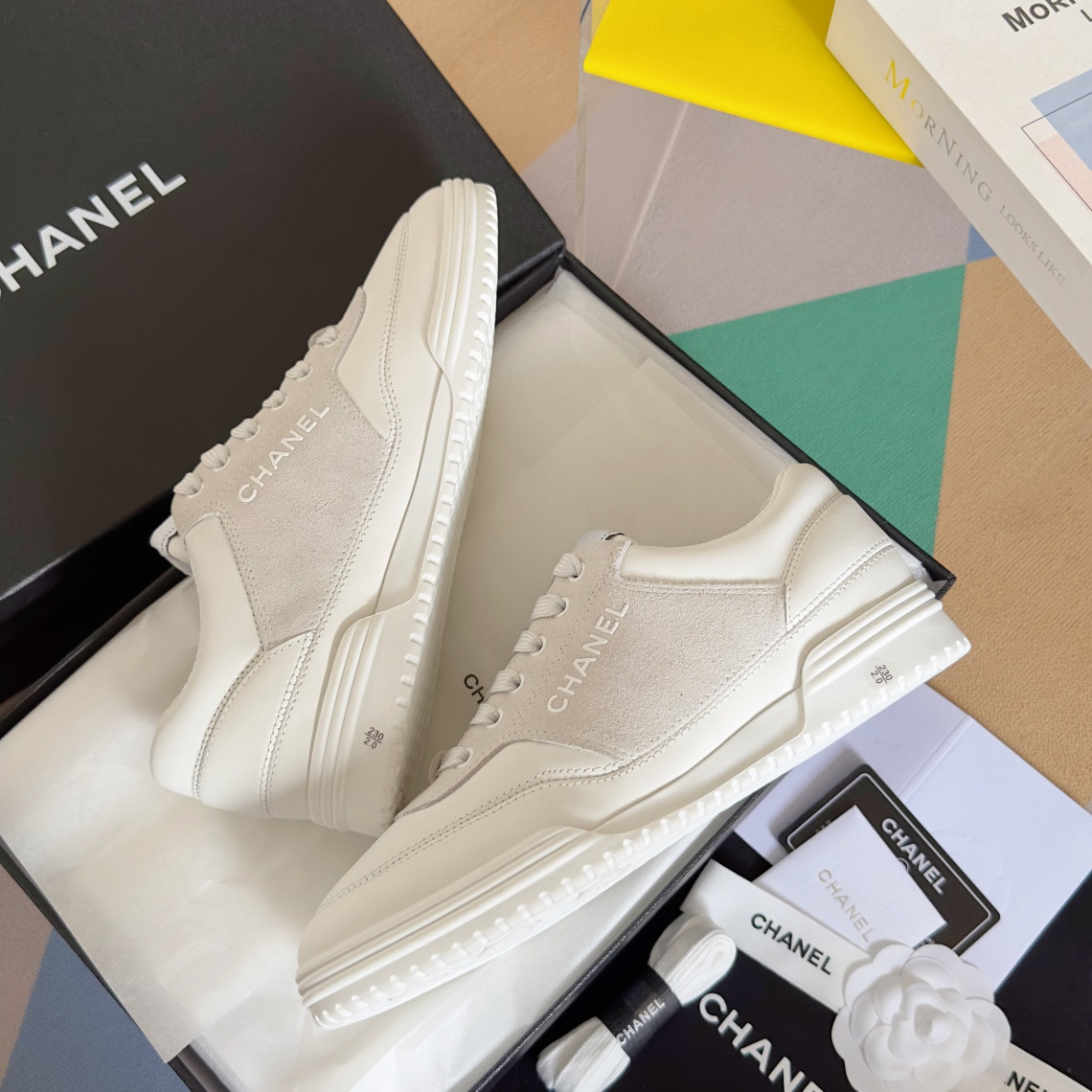 ua Ch*el sneaker