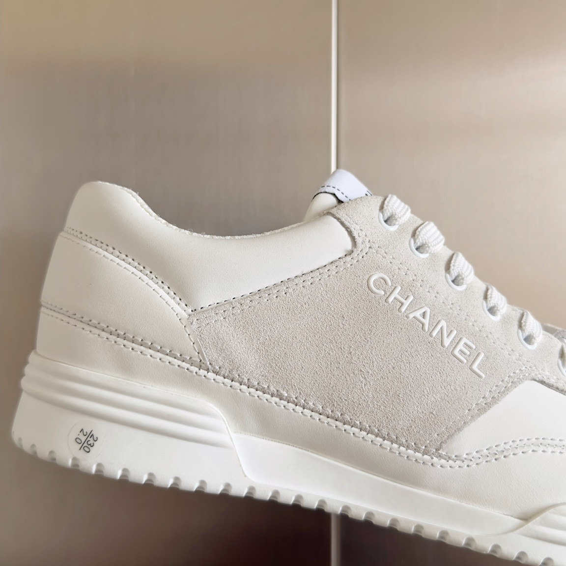 ua Ch*el sneaker