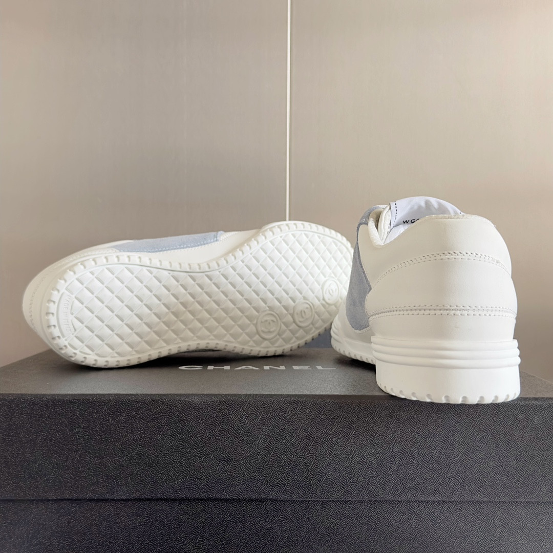 UA Ch*el SNEAKER