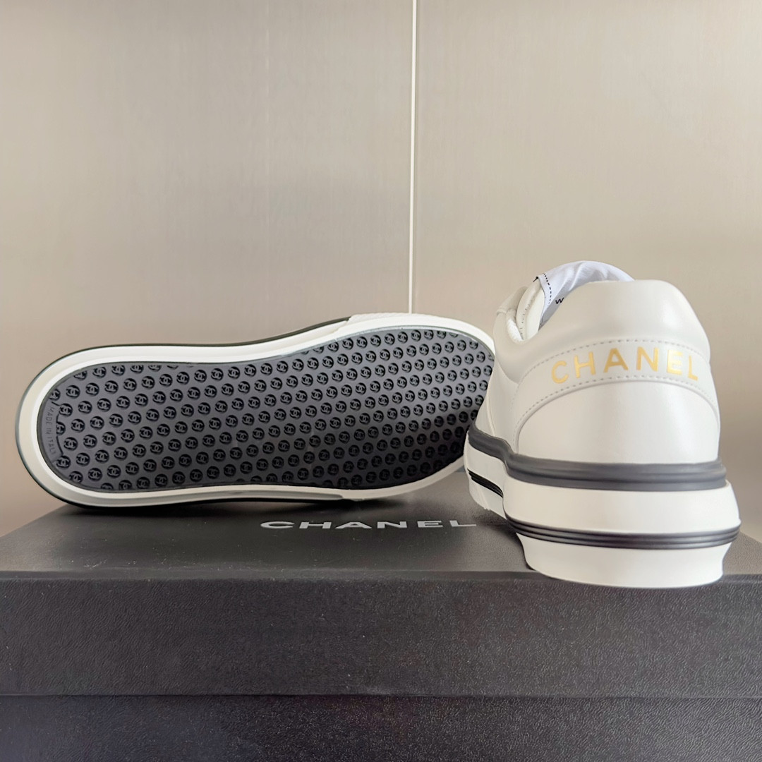 UA Ch*el SNEAKER